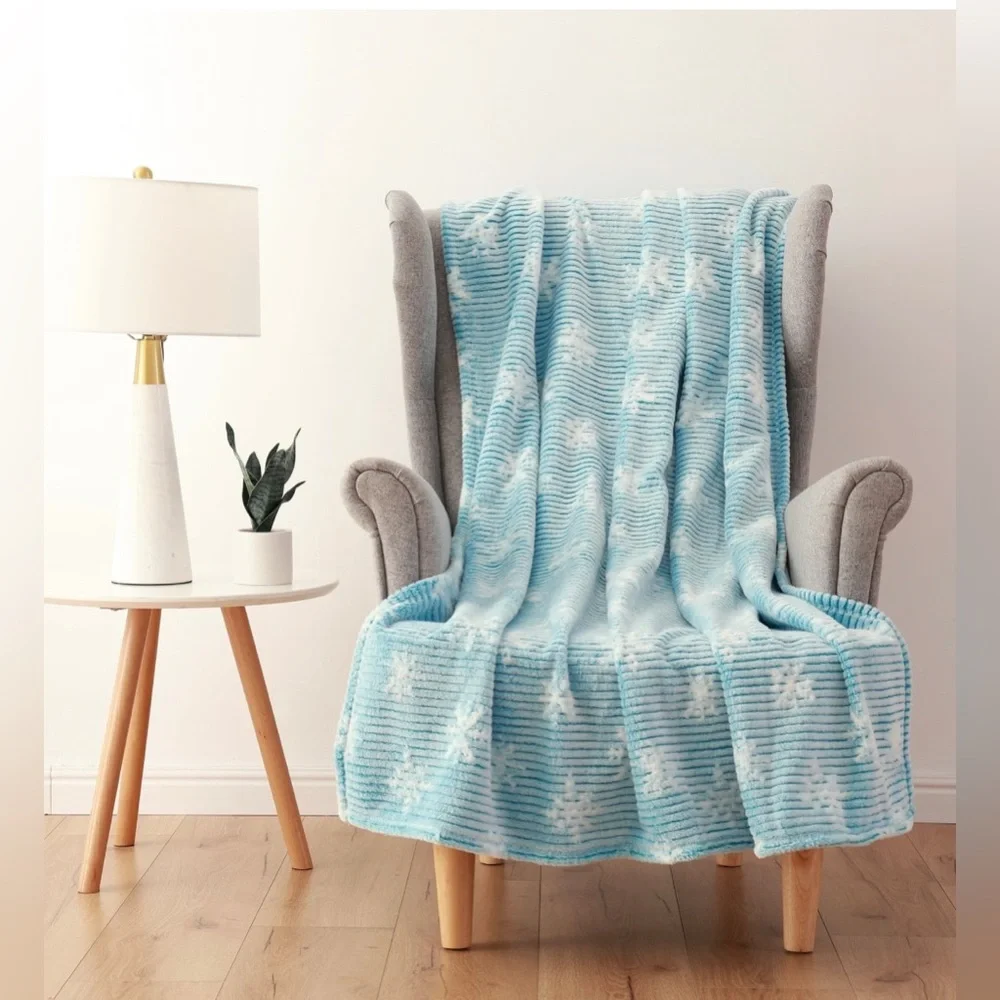 Mainstay Printed Textured Plush Snowflake Throw 50 x 60